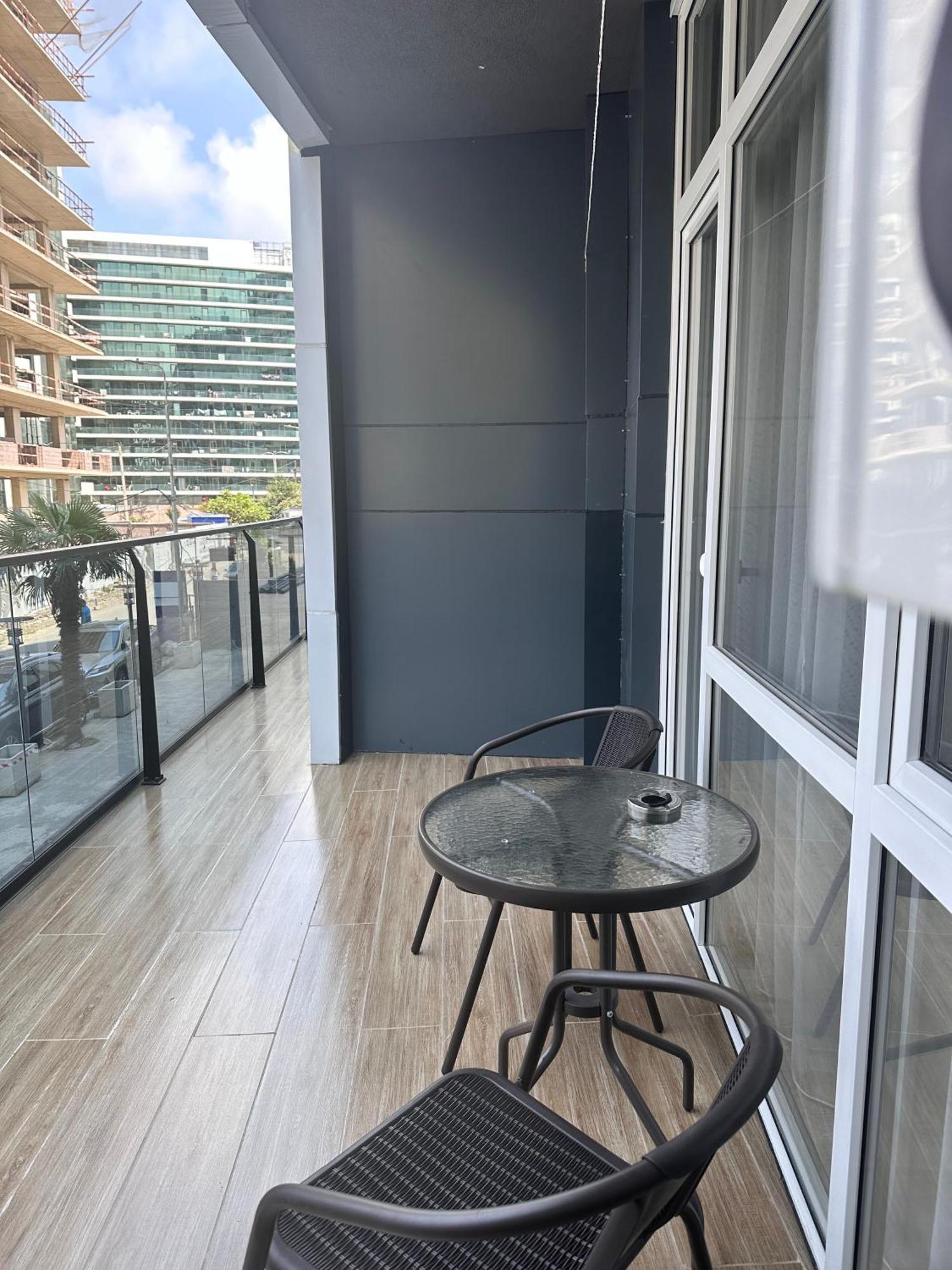 Bi Apartment